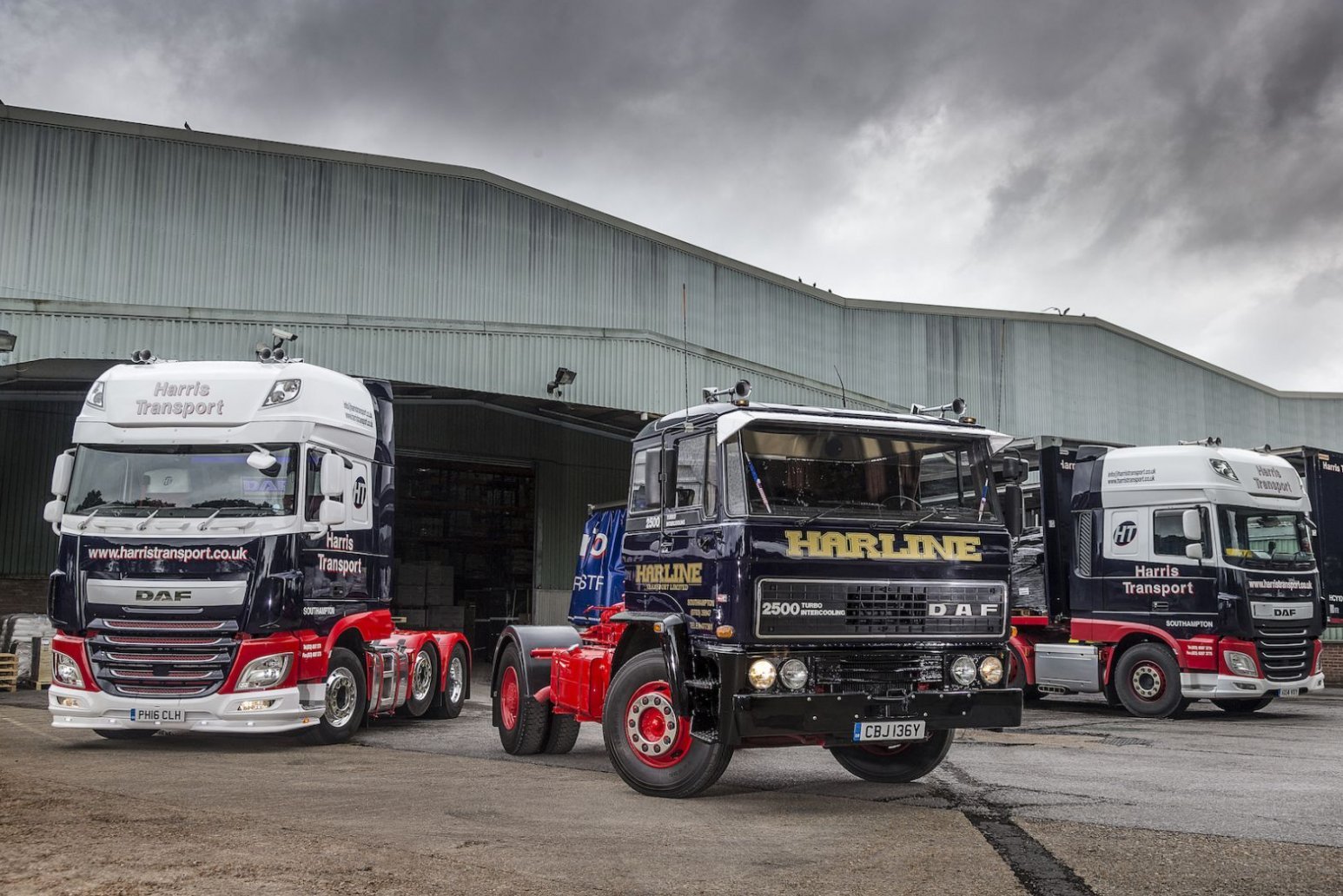 HARRIS TRANSPORT CELEBRATES WITH DAF TRUCKS